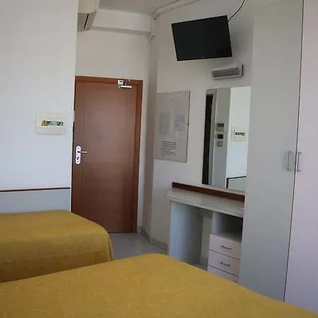 Boston 3* ألبا أدرياتيكا