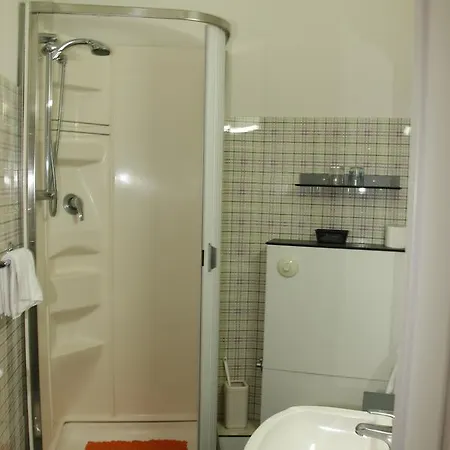 Boston ألبا أدرياتيكا